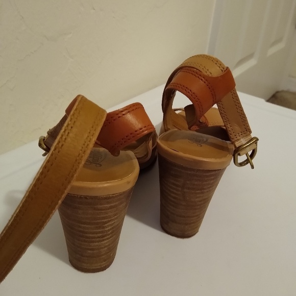 Size 9.5 Lucky Brand tan wedges - Picture 4 of 7